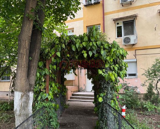 Apartament 3 camere Berceni, 46 mp