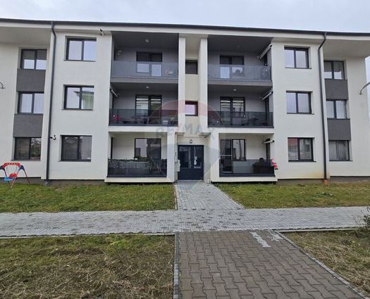 Apartament 3 camere Selimbar, 66 mp
