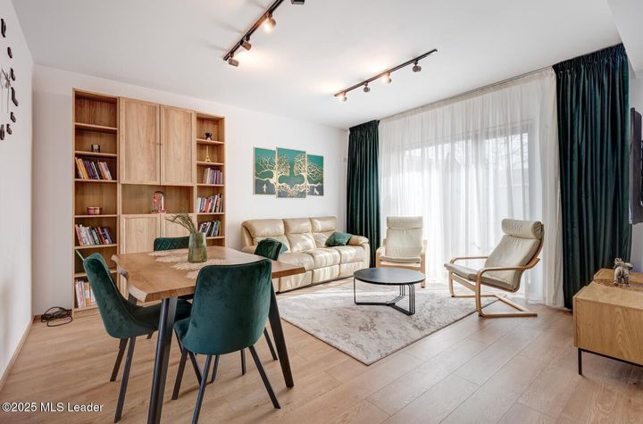 Casa P+1E+M de vanzare in Otopeni, moderna, spatioasa, acces privat. anunturi imobiliare Bucuresti