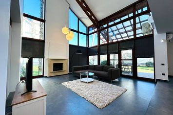 Villa with generous garden, private compound, Iancu Nicolae anunturi imobiliare Bucuresti