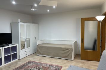 Matei Basarab - Traian garsoniera decomandata 40 mp utili 450 Euro anunturi imobiliare Bucuresti